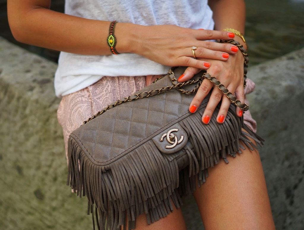 frange - trend frange - fringes outfit - fringed outfit - fringes trend - fringed skirt - fringed bag - fringed jacket -