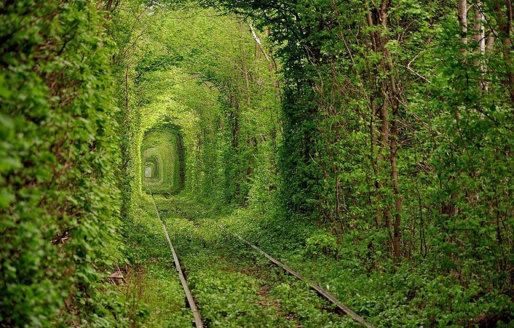 posti da vedere nel mondo - Pic du Midi - travel - travel inspirations - Tatiana Biggi Tunnel dell'amore