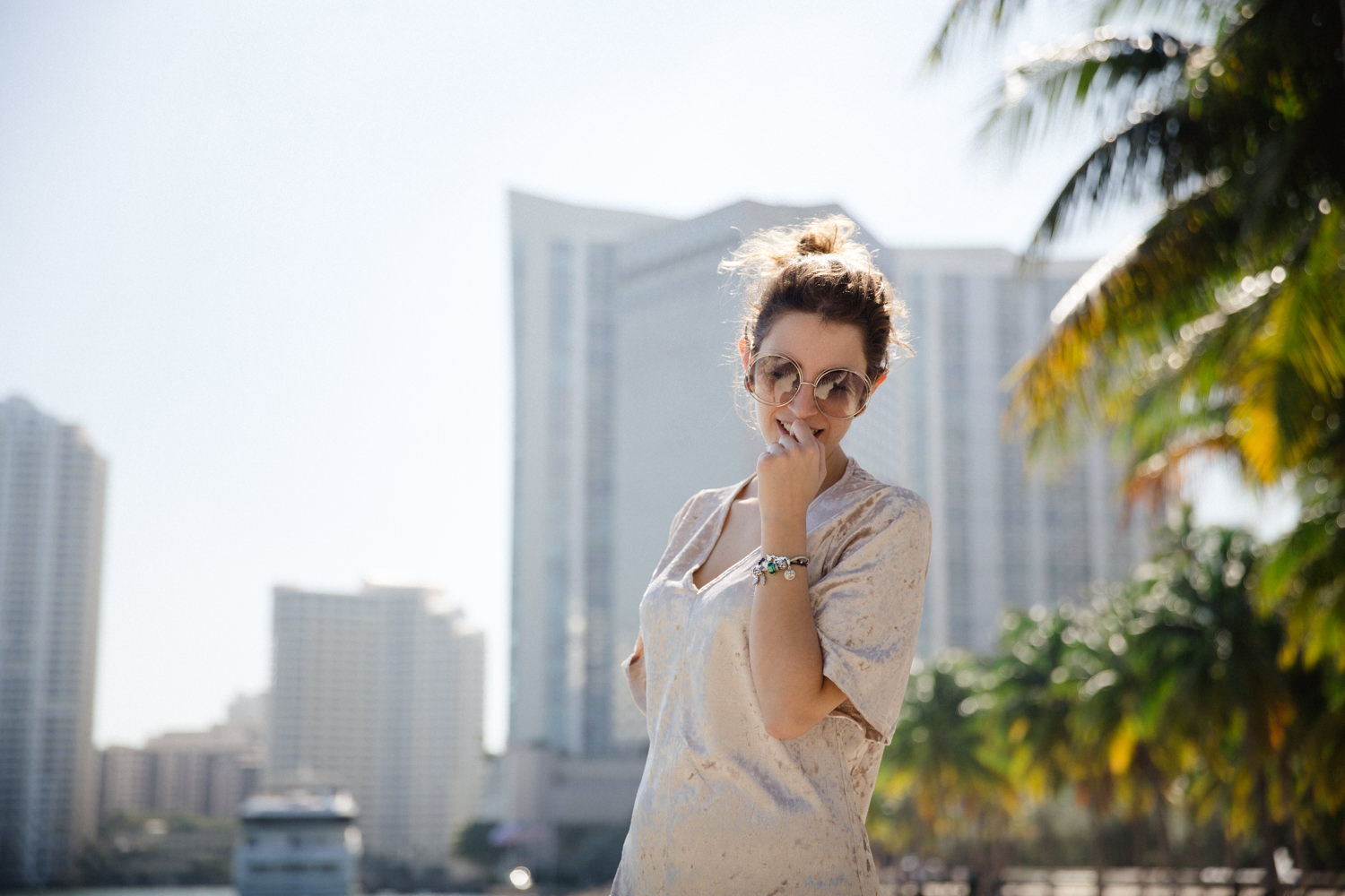 Downtown MIami in November - Tatiana Biggi blogger Tati loves pearls wearing an Asos dress